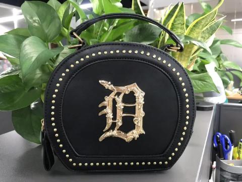 I'M FROM THE D PURSE
